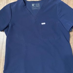 EUC Figs Catarina One Pocket Scrub Top Size M In Navy. Tag slightly fading.